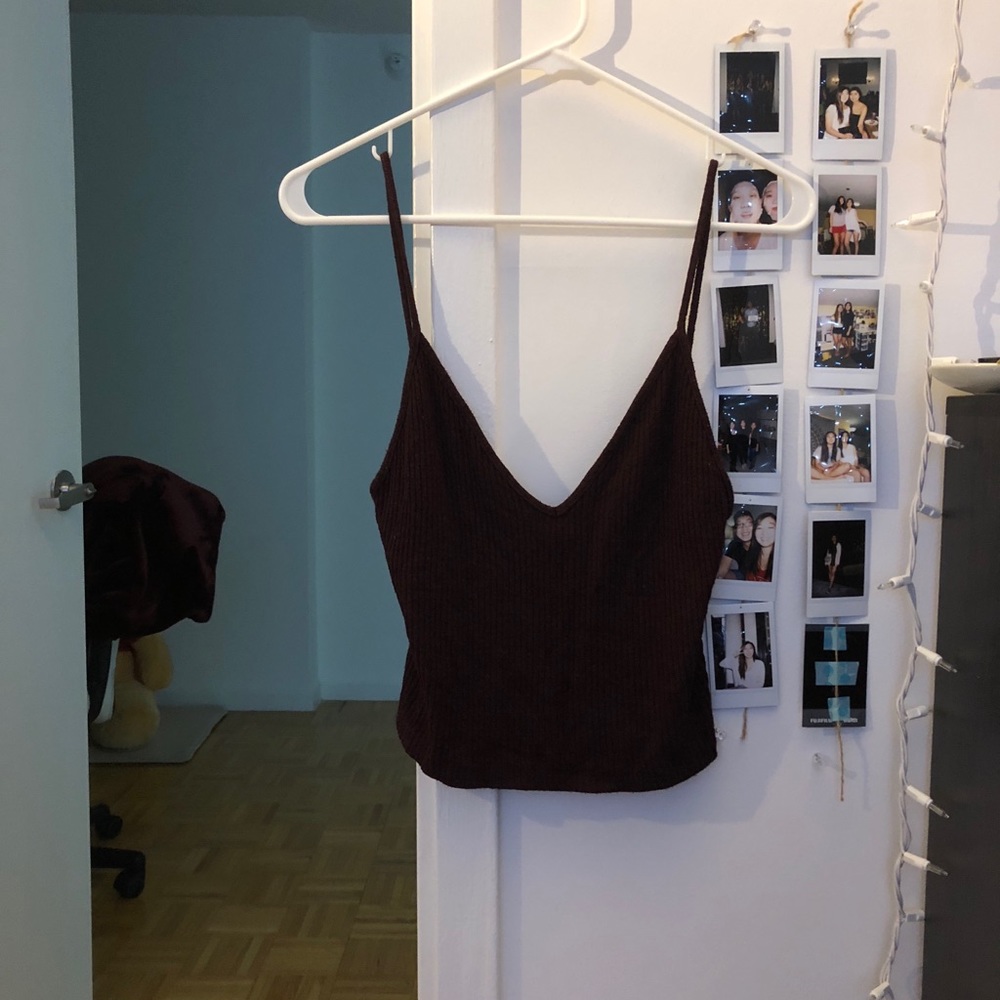 maroon tank top